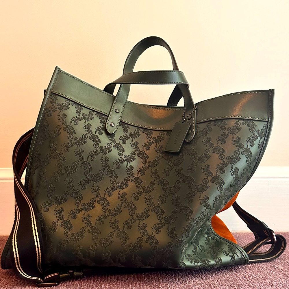 COACH FIELD TOTE 40 WITH HORSE AND CARRIAGE in Amazon Green leather